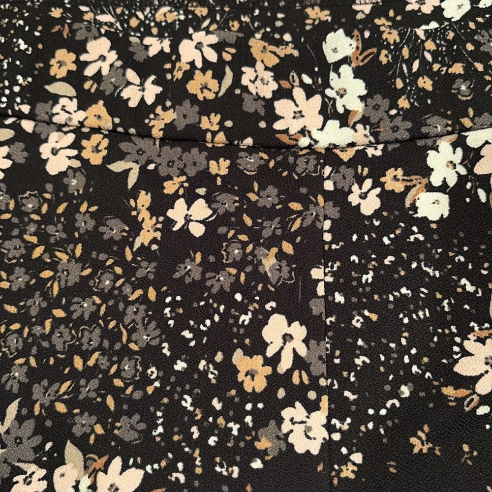 Isaac Mizrahi Floral Black, Pink, and White Pants, wide leg, great condition, L - Picture 5 of 8